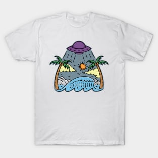 Alien comes to the summer T-Shirt